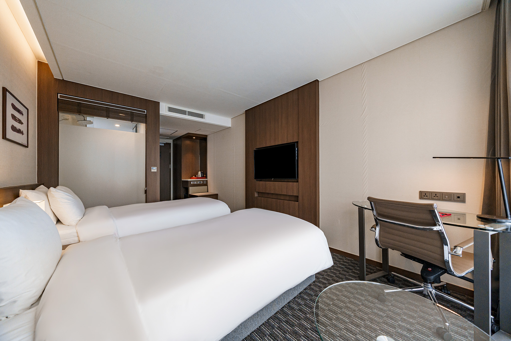 RAMADA ENCORE HOTEL2